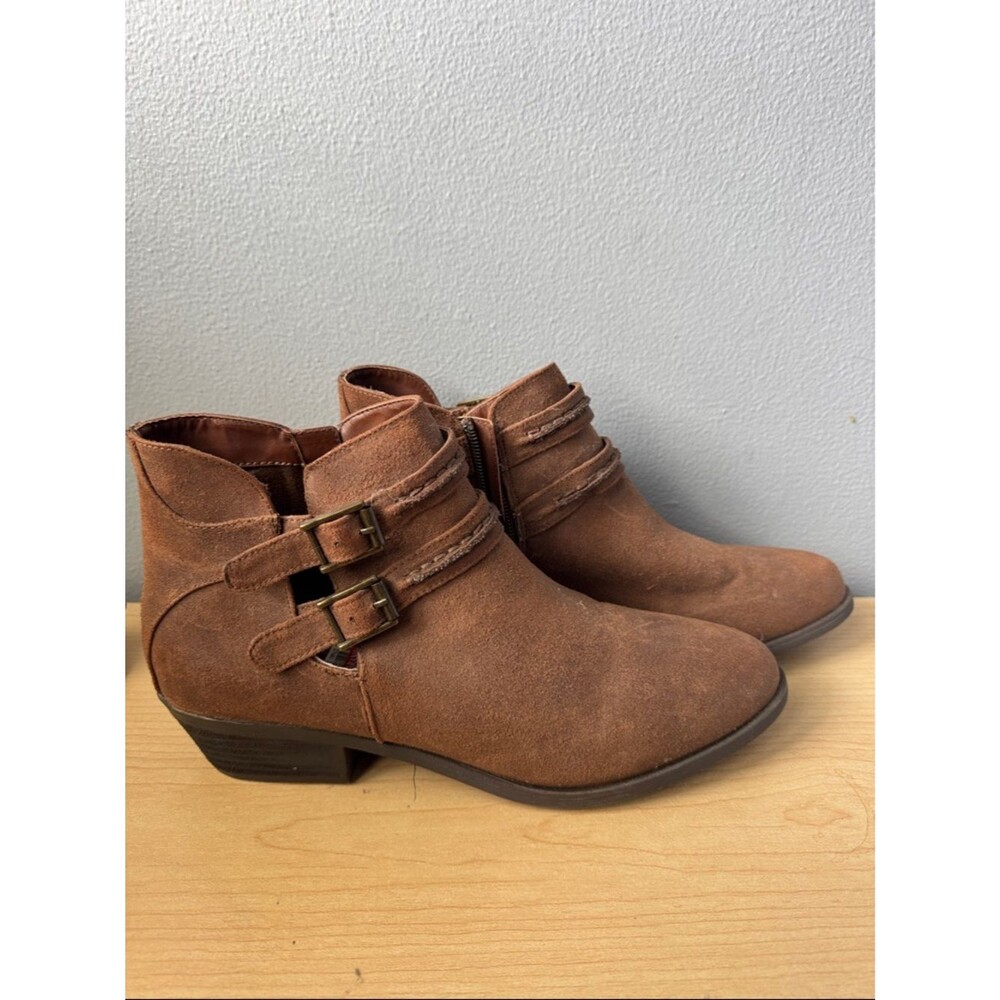Carlos Women's Brown Suede Ankle Boots